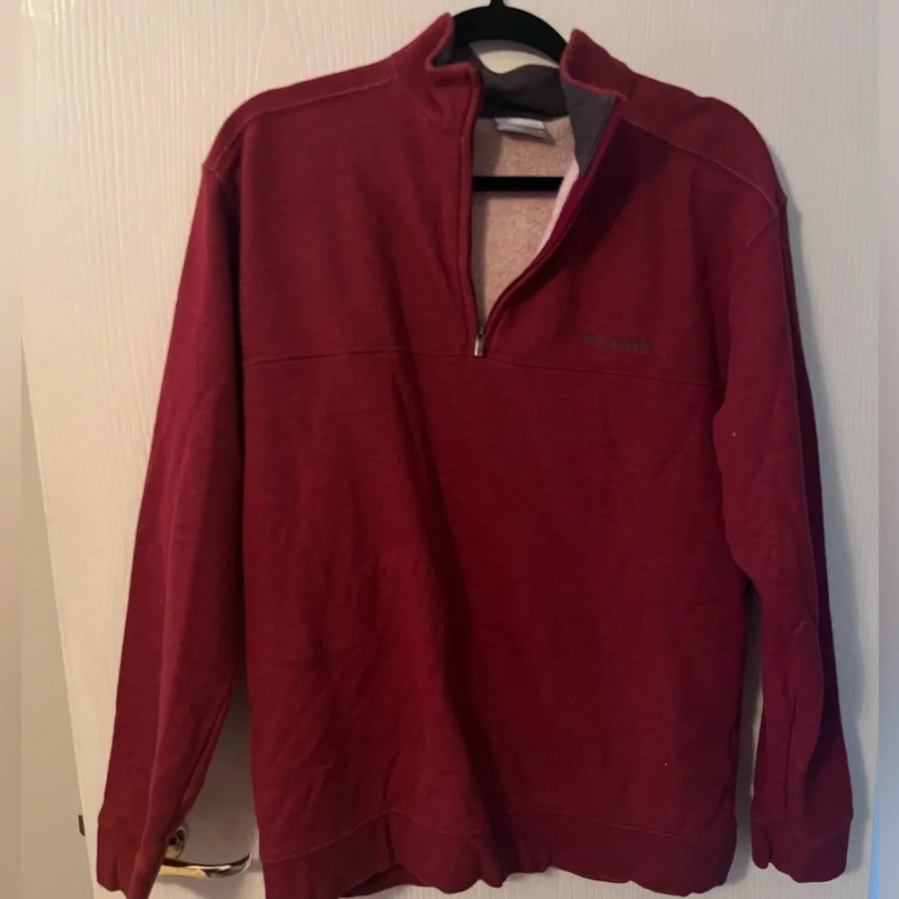 Columbia Men’s Medium deep Red 1/4 zip long sleeve outdoor